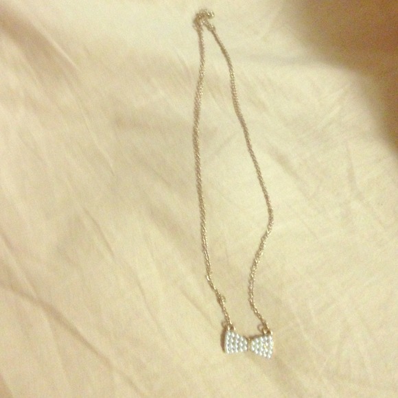 Cute bow necklace.