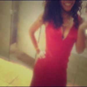 Red fitted gown 💃