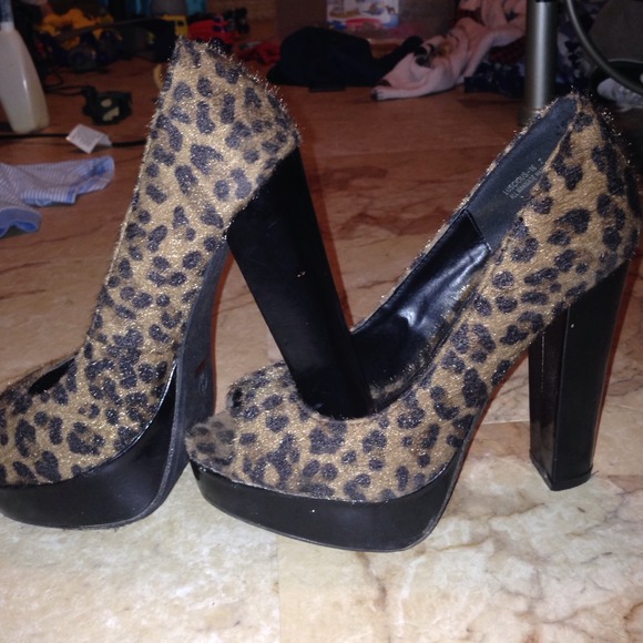 Leopard heels - Picture 3 of 3