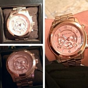 Classic oversized rose gold Michael Kors unisex
