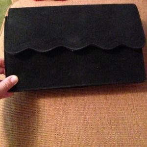 Black clutch with a optional strap