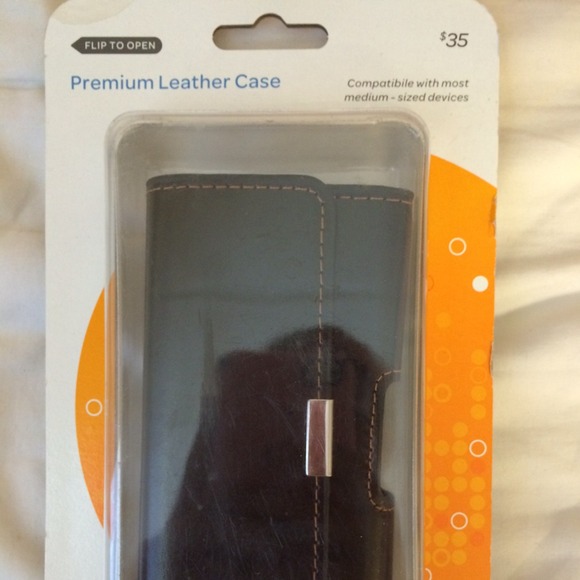 Phone case - Picture 3 of 5