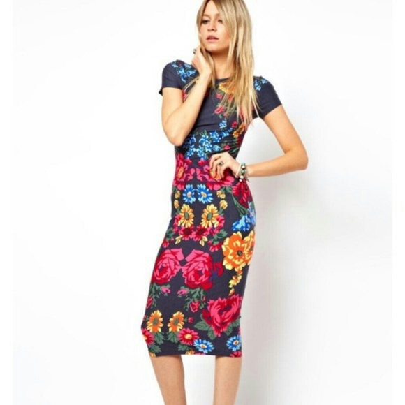 Sold in bundle!!!! Floral fitted dress