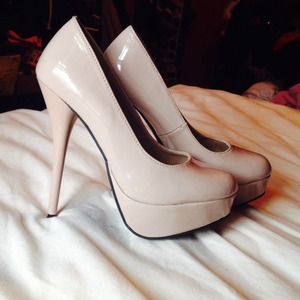 Nude Pump Heels sz. 6