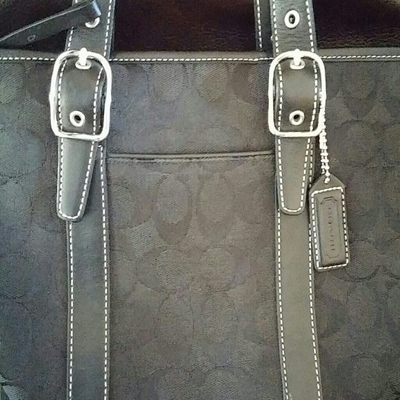 💯% Authentic black canvas signature coach - Picture 4 of 4