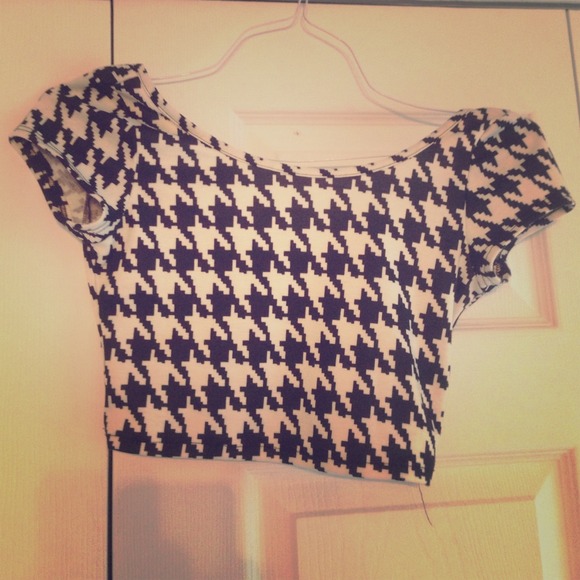 Crop top - Picture 1 of 1