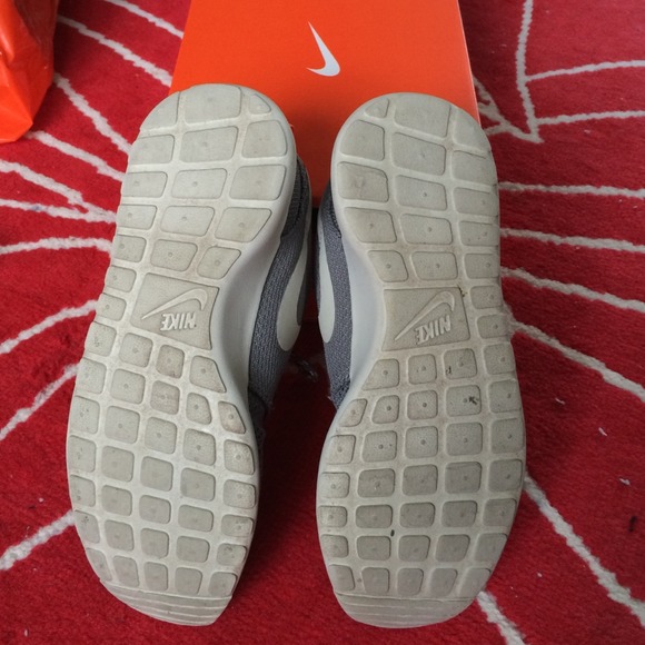 ❗️SOLD❗️Nike Mercury Grey Roshe Run - Picture 3 of 3