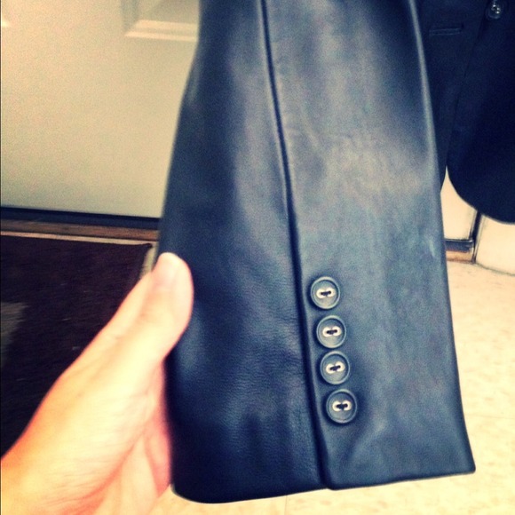 Leather jacket - Picture 1 of 4