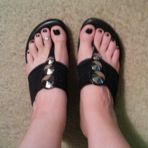 Bundle-2 pair of black wedges