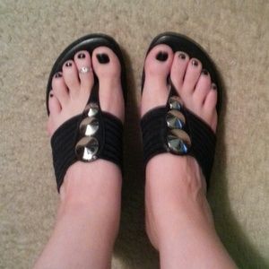 Bundle-2 pair of black wedges