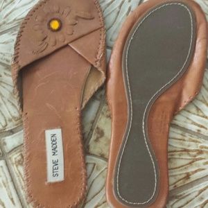 Steve Madden Tan Flats