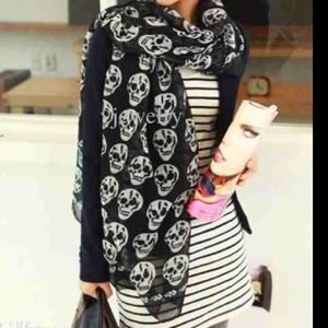 Skull scarf