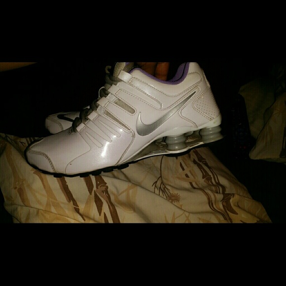 Nike - Picture 2 of 4