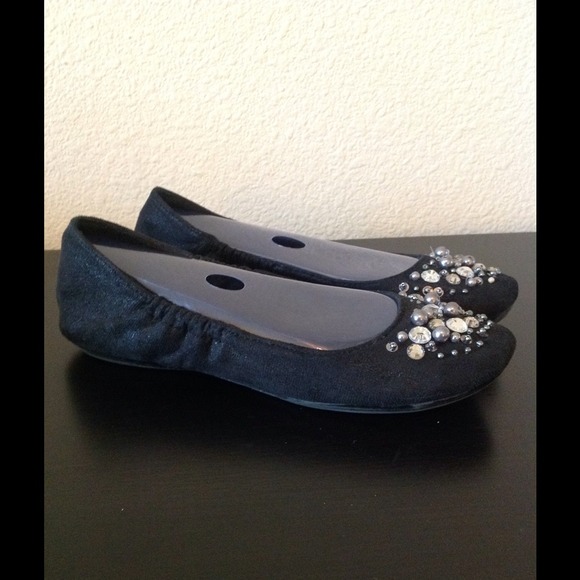 Report Shoes - cute and comfy flats by R2 sz 6 Report Shoes - cute and comfy flats by R2 sz 6