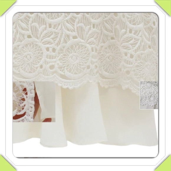 ❗MAJOR SALE❗Flowered Crochet Top - Picture 4 of 4