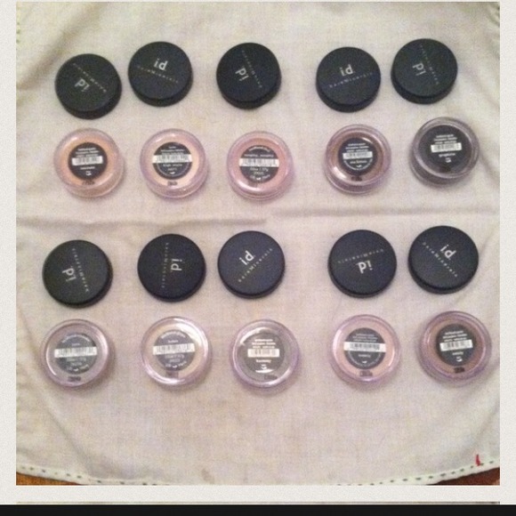 BE eyeshadow kudos and earring bundle!