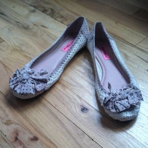Betsey Johnson Flats