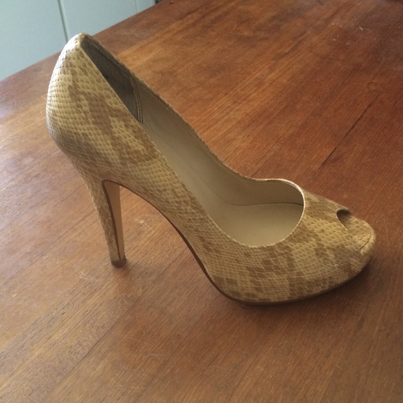 Nordstrom's Preview - snake skin peep-toe pumps!!! - Picture 1 of 3
