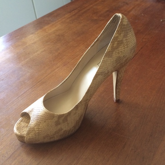 Nordstrom's Preview - snake skin peep-toe pumps!!! - Picture 2 of 3
