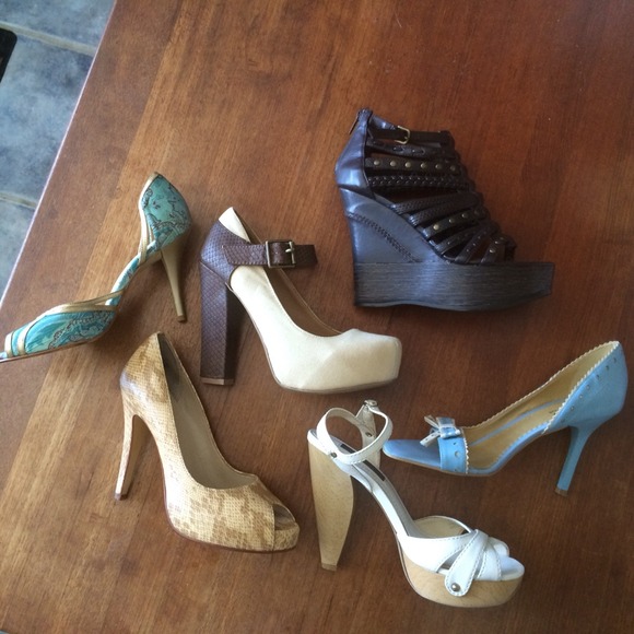 BCBG Peep Toe Pumps - satin sexy sexy! - Picture 3 of 3