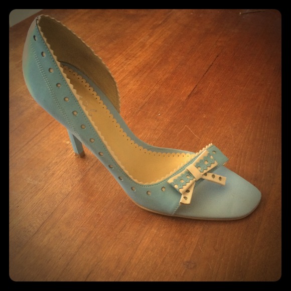 BCBG STILLETTOS - Picture 1 of 3