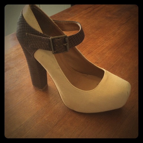 Sexy Stacked Platform heels - Picture 1 of 4