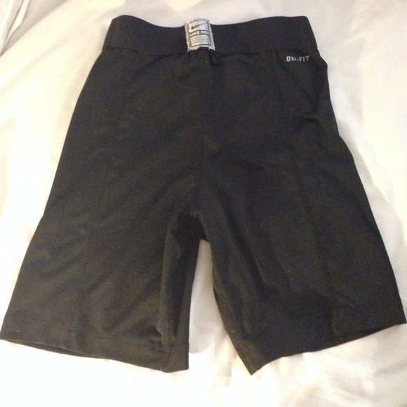 š«Nike pro dri-fit shorts - Picture 2 of 3