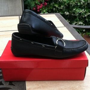 Anne Klein black leather shoes