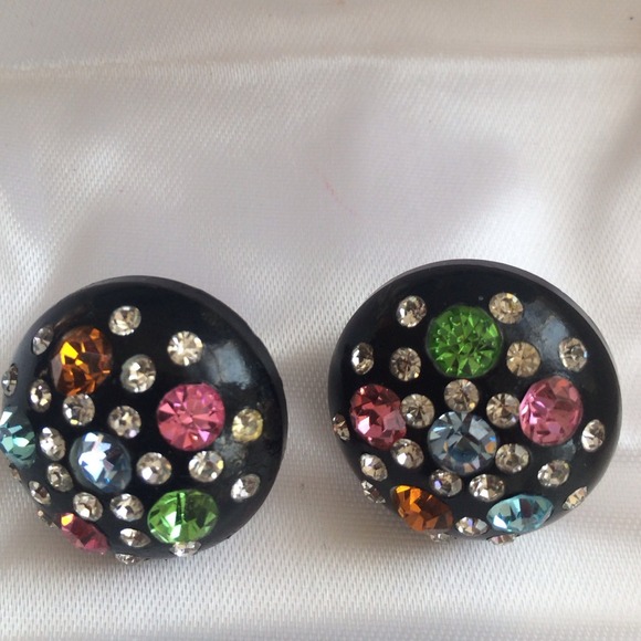 Black resin and multicolor crystal earrings