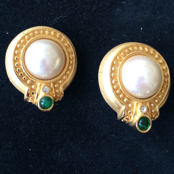 Vintage gold pearl and emerald earrings