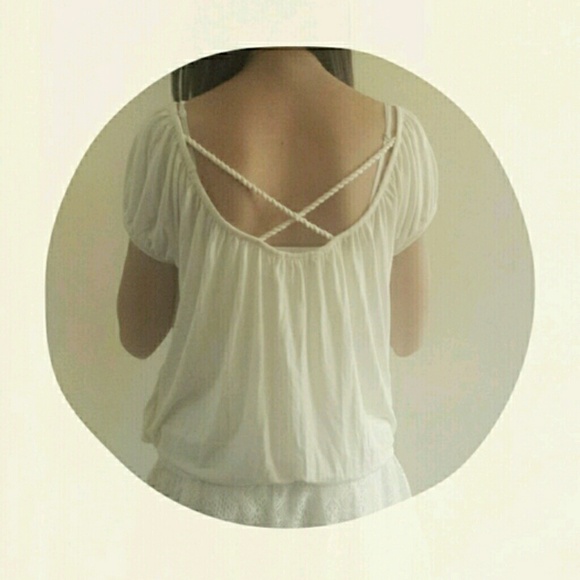 Romantic Cross-Back Lace Panel Top - Picture 4 of 4