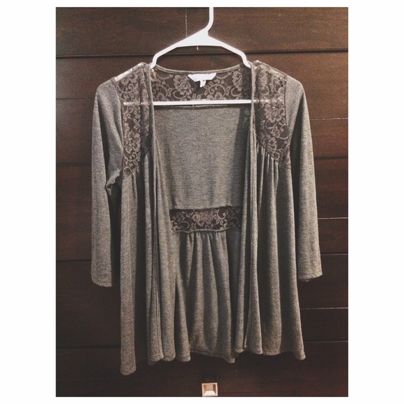 ❌SOLD❌ Gray Lace Cardigan
