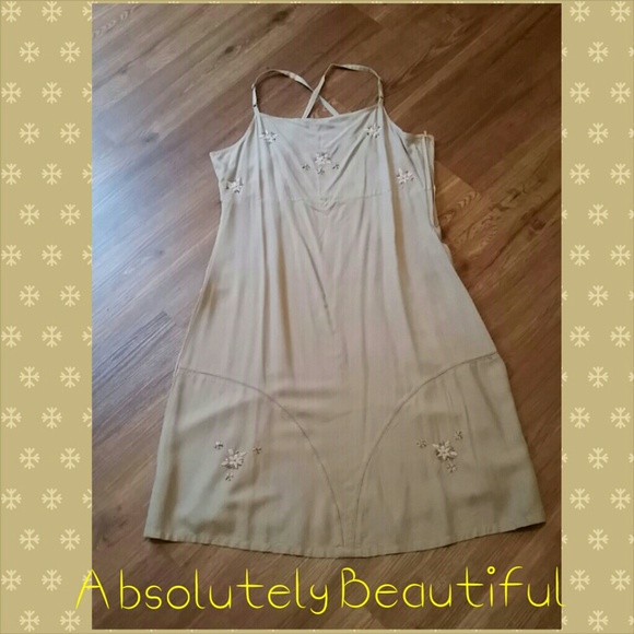 Markdown*16 to 13* Pretty & Feminine Dress