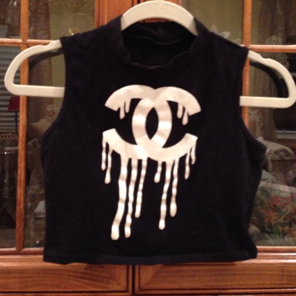 mixology Tops - Dripping Chanel crop top in black