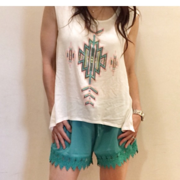 Aztec top HOST PICK CLEARANCE SALE 10.00 - Picture 2 of 4