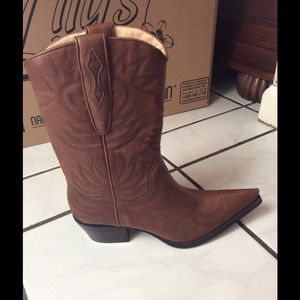 Cowboy boots **RESERVED***
