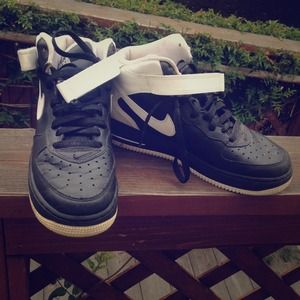 Nike high top sneaker