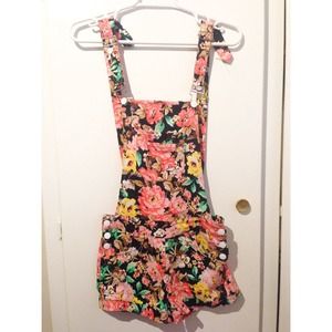 Black and Floral Overall Romper Shorts 💐Spring💐