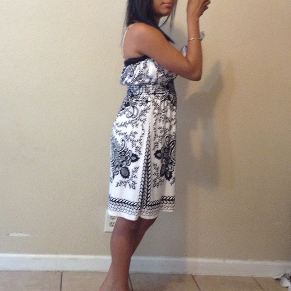 Dress - Picture 3 of 3