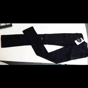Lulu lemon black presence pant size 4