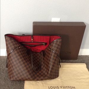Louis Vuitton Damier Ebene GM.