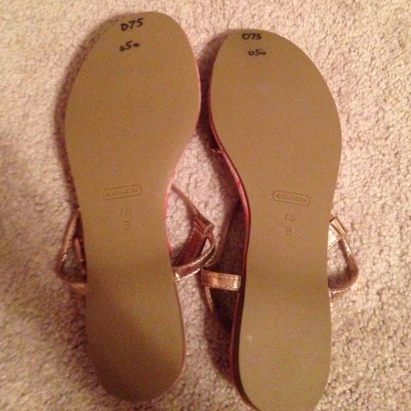 ❌SOLD❌ Coach sandles - Picture 4 of 4