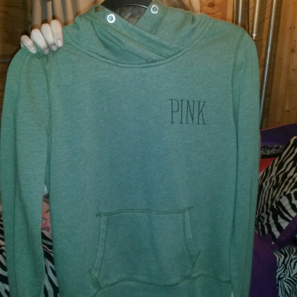 (Looking to trade) VS Pink studded hoodie - Picture 1 of 4