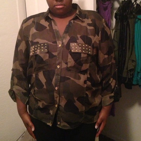 Sheer shirts - Picture 1 of 4