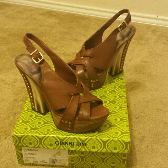 Heels - Picture 2 of 3