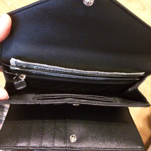 SOLD IN BUNDLE - BEST WALLET EVER! - Picture 3 of 4