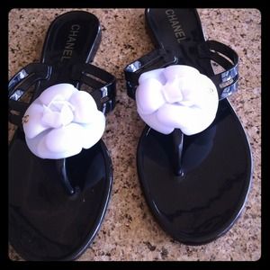 Chanel magnolia flip flop