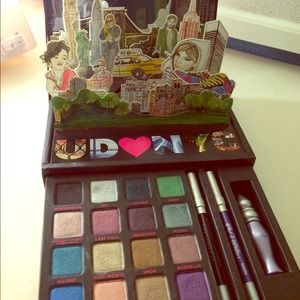 💥REDUCED💥 Urban Decay NYC Palette