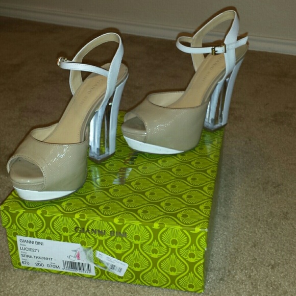 Heels - Picture 3 of 3