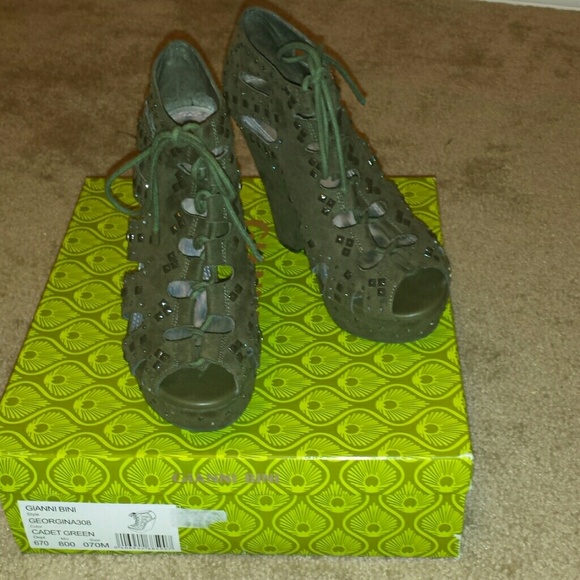 Wedges - Picture 2 of 3